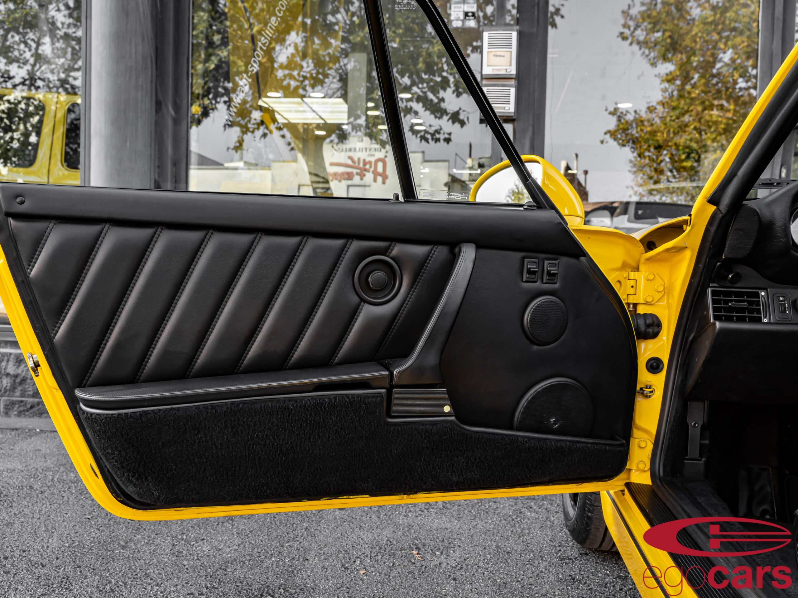 964-CARRERA-2-PTS-FERRARI-GELB-EGOCARS_19-scaled.jpg?1742579103638