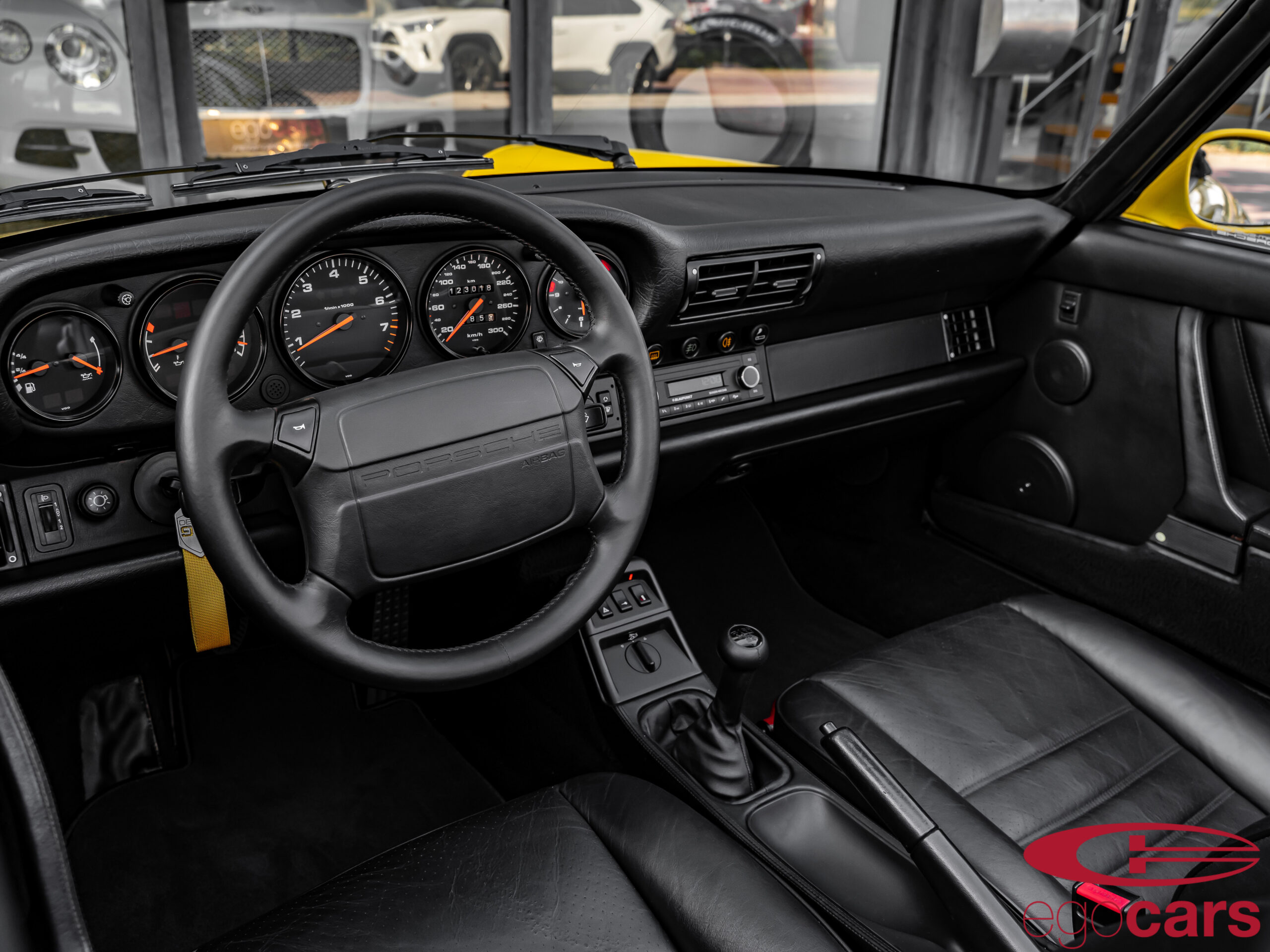 964-CARRERA-2-PTS-FERRARI-GELB-EGOCARS_24-scaled.jpg?1742579556565